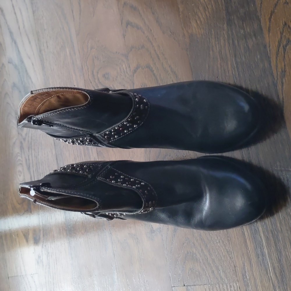 Sofft Black Booties